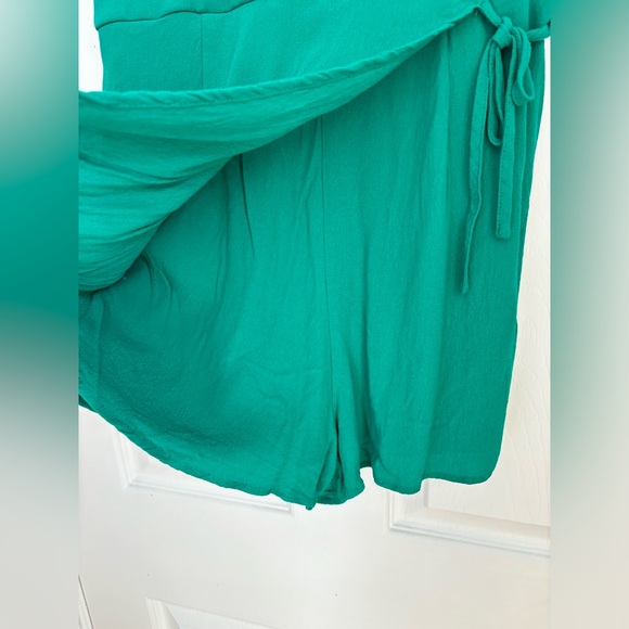 Jumper from Revolve - worn ONCE - Picture 2 of 3